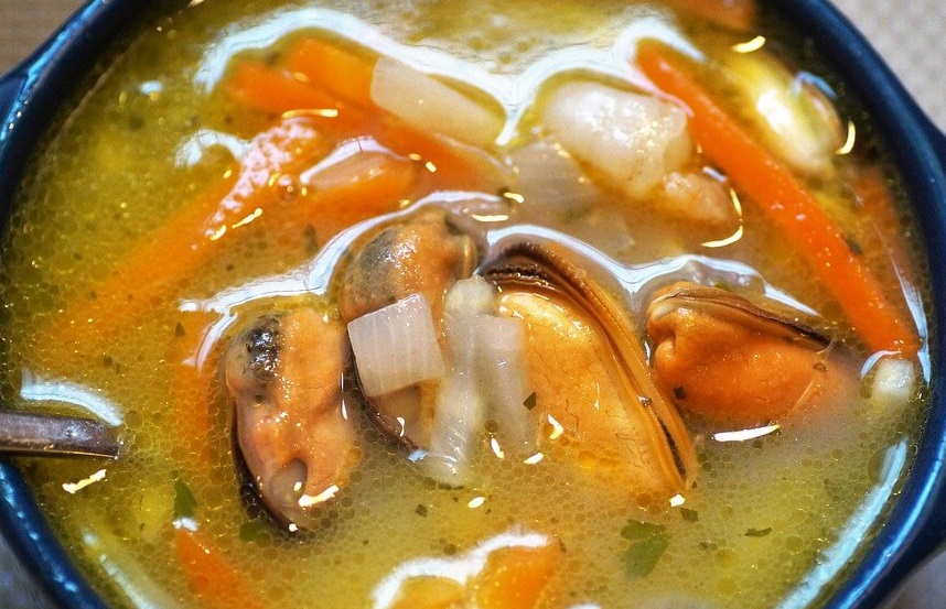 la zuppa di cozze, uno dei piatti tipici campani
