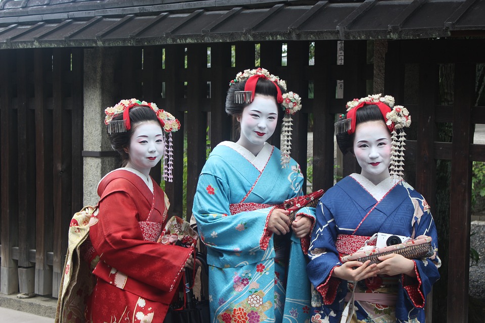 Il kimono giapponese, storia e caratteristiche del costume tradizionale